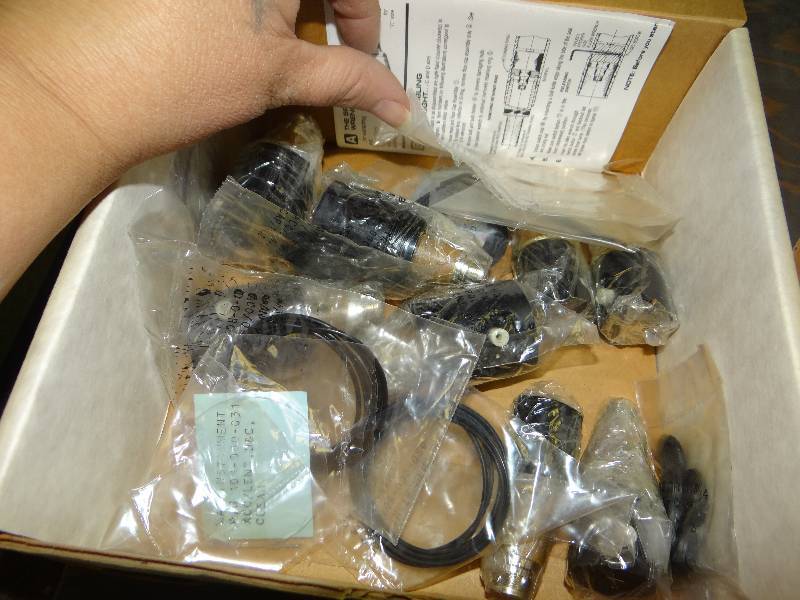 lot 1219 image: Mag Lite Repair Kits.