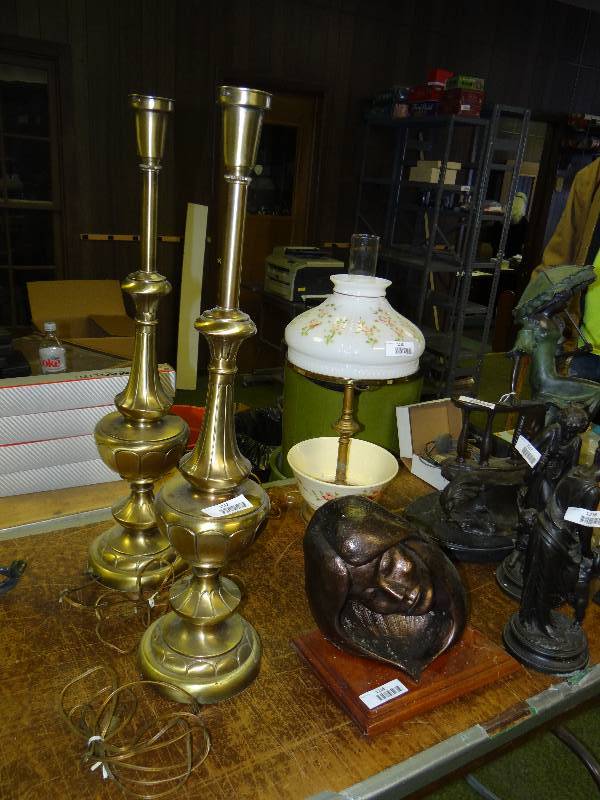 lot 1212 image: Z Bronze Lamps.