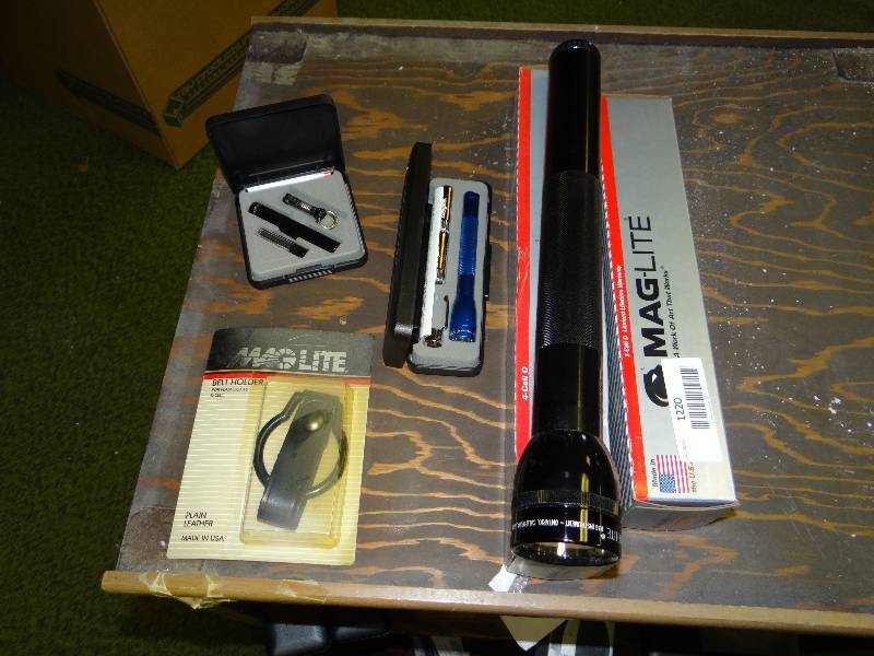 lot 1220 image: A Set Of 5 Mag Lite Assortment.