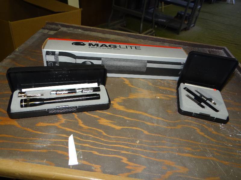 lot 1236 image: 3 Mag Lite New.