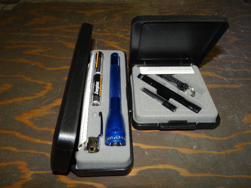 lot 1251 image: 2 New Mag Lite In Case.