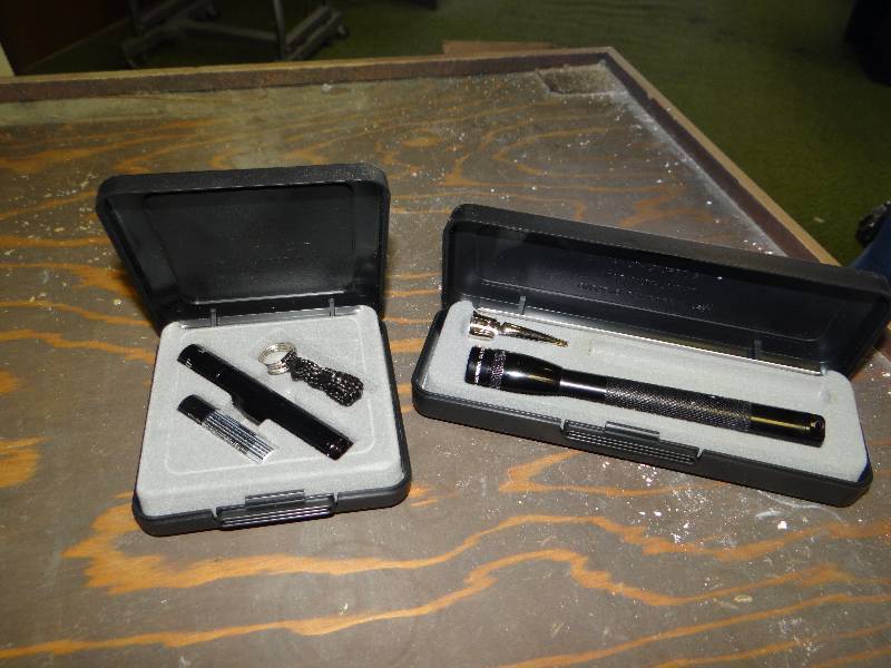 lot 1254 image: 2 New Mag Lite In Case.