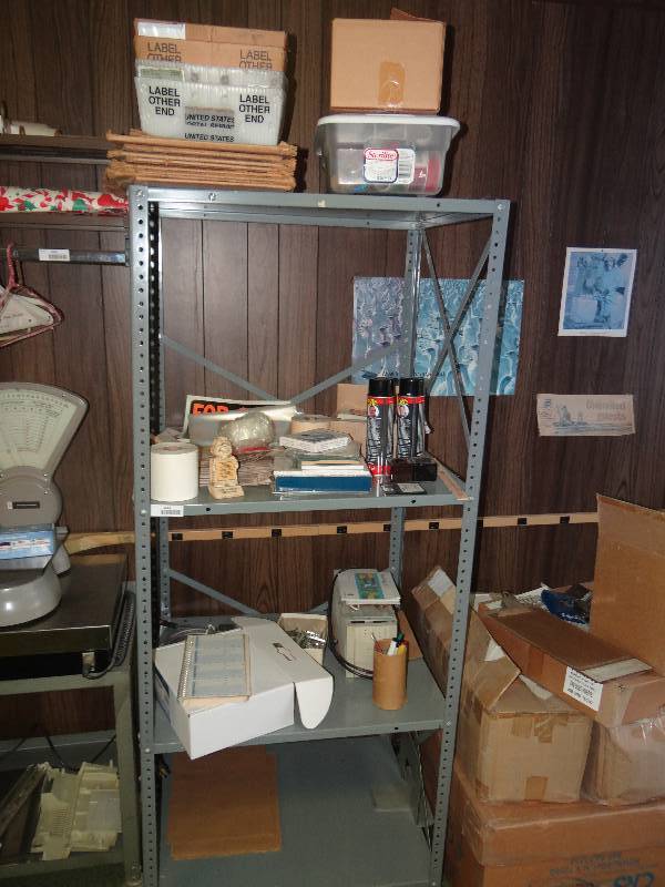 lot 1263 image: Shelf & Contents.