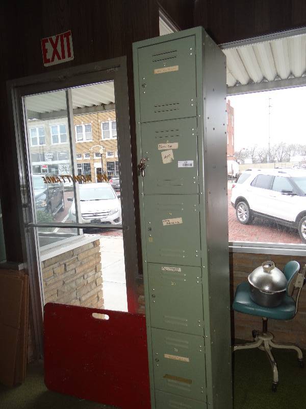 lot 1269 image: Storage Locker.