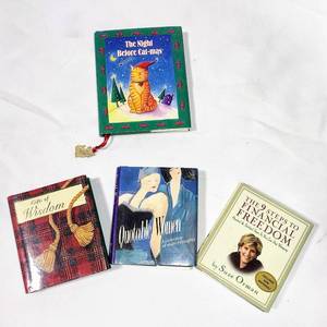 lot 15854 image: Lot of 4 Mini Books (3.5 & 4) Perfect Stocking Stuffers Including The Night Before Cat-Mas (All Appear New)