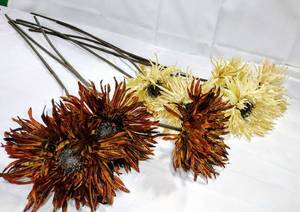 lot 15882 image: Lot of 8 Spider Daisy - 32 Artificial Flowers - 4.5 Head, (5) Cream & (3) Burnt Orange