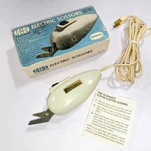 lot 15900 image: Vintage Clinton Electric Scissors No. 716 Scovill in Original Box - Tested & Works Great