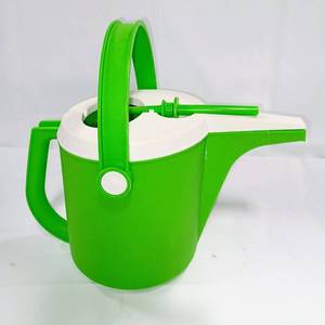 lot 15905 image: Vintage Tupperware Tuppercraft Watering Container
