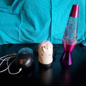 lot 2084 image: Lava Lamp and Night Light Projector