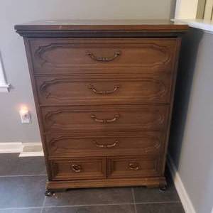 lot 2088 image: Wooden Dresser