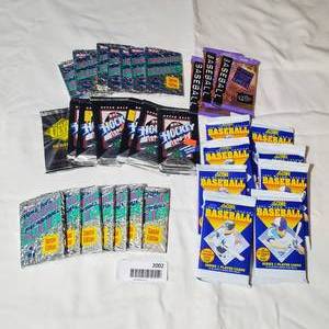 lot 2002 image: Vintage Sports Trading Cards