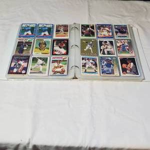 lot 2038 image: Assorted 1980s-90s Sport Trading Cards