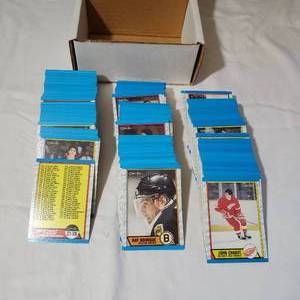 lot 2039 image: 1989-90 Hockey Trading Cards - Complete Set