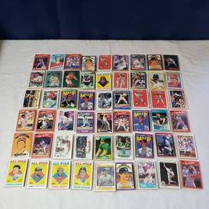 lot 2043 image: Vintage Baseball Trading Cards Lot 3