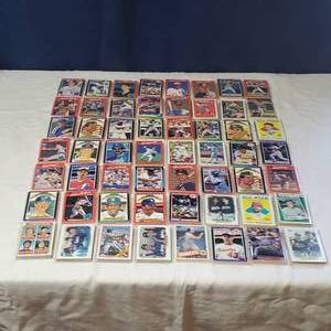 lot 2044 image: Vintage Baseball Trading Cards Lot 4