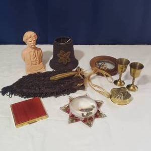 lot 2054 image: Vintage Knicknack Lot