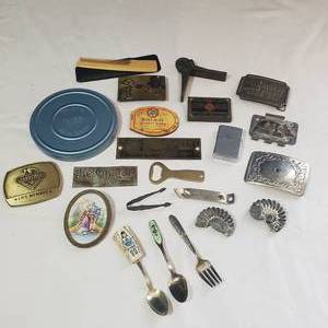 lot 2058 image: Vintage Trinket Lot
