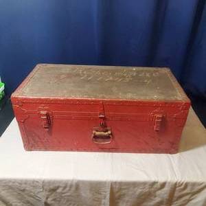 lot 2070 image: Vintage Military Trunk