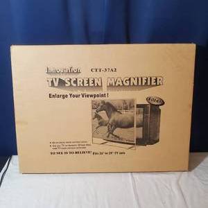 lot 2103 image: TV Magnifier Screen