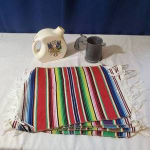 lot 2112 image: Texas Themed Dcor