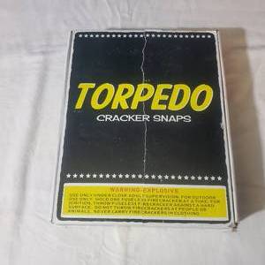 lot 2157 image: Torpedo Cracker Snaps