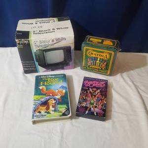 lot 2165 image: Vintage Nostalgia Bundle