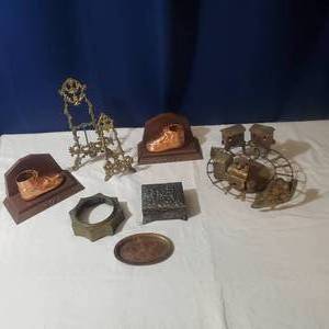 lot 2168 image: Metal Knicknack Bundle