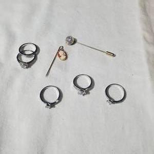 lot 2182 image: Womens Jewelry