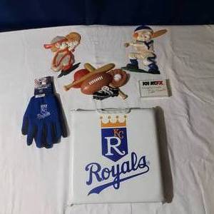lot 2183 image: Sport Themed Bundle