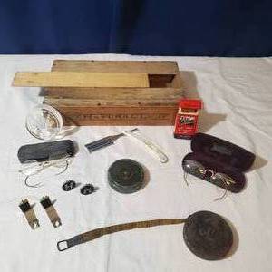 lot 2193 image: Vintage Mens Accessories Lot