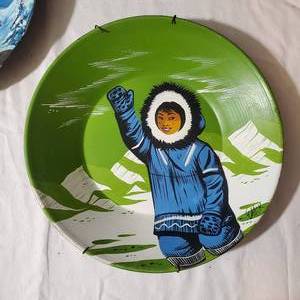 lot 2201 image: Vintage Hand Painted Metal Bowls