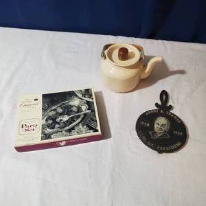 lot 2216 image: Kitchen Accessories Bundle 2