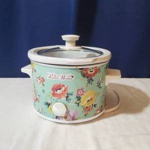 lot 2230 image: Pioneer Woman Crockpot