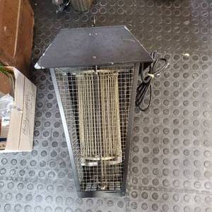 lot 2233 image: Large Bug Zapper Light