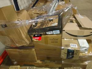 lot 6 image: Pallet of Miscellaneous Items