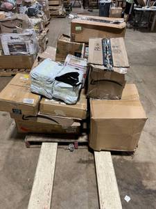 lot 8 image: Pallet of Miscellaneous Items