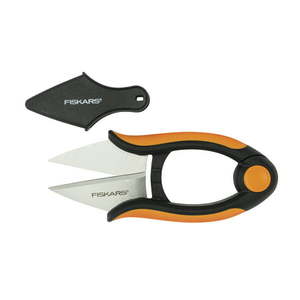 lot 1508 image: Fiskars Herb Snips 5 with Soft Grip 310020-1001
