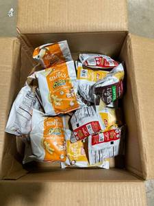 lot 1568 image: 17 Pack Case - Simply Lays Assorted Cooked Chips Flavor Snack Packs