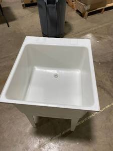 lot 1670 image: White Freestanding Plastic Sink 21� x 21