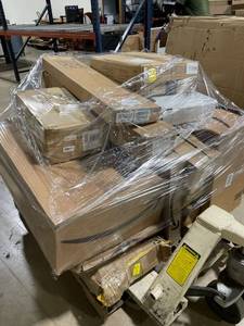 lot 1690 image: Pallet of Miscellaneous Items
