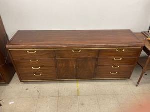 lot 7013 image: thomasville dresser