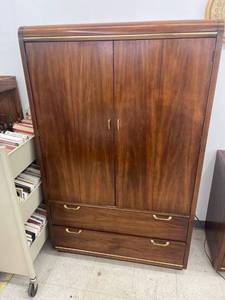 lot 7014 image: thomasville cabinet