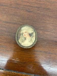 lot 7031 image: vintage brooch