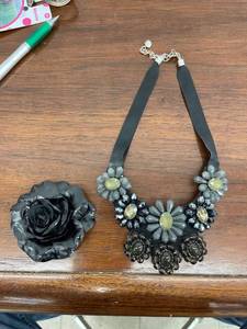 lot 7033 image: necklace & brooch