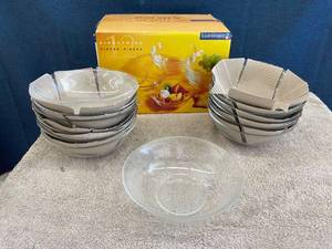 lot 44630 image: 12 new 6 14 inch bowls