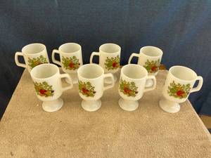 lot 44633 image: 8 vintage mushroom coffee cups