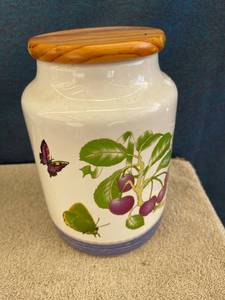 lot 44641 image: cookie jar