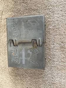 lot 44679 image: Esbit fire box