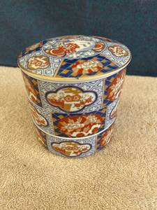 lot 44689 image: 3 tier dish