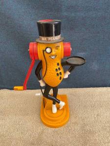 lot 44690 image: Mr peanut butter maker